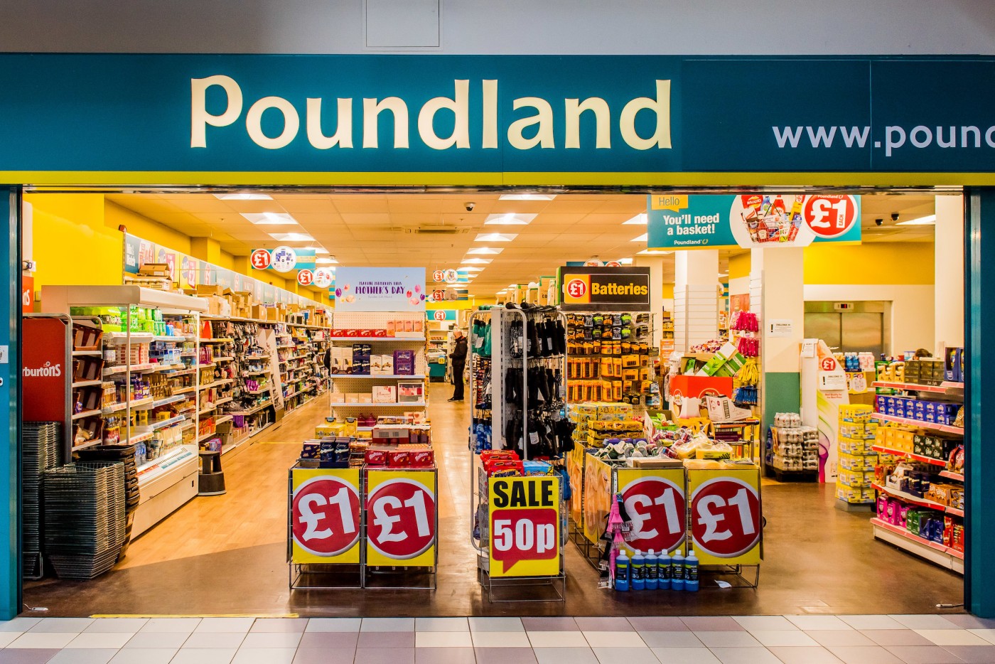 Poundland discount store chain is in crisis: 800 stores are at risk - Talk  Finance